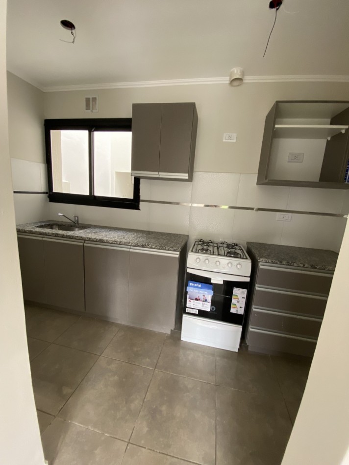 Dpto a estrenar frente.